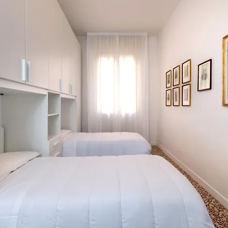 Bellini - Affitti Brevi Italia モデナ